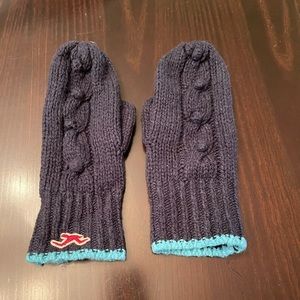 Beautiful cable knit mittens from Hollister